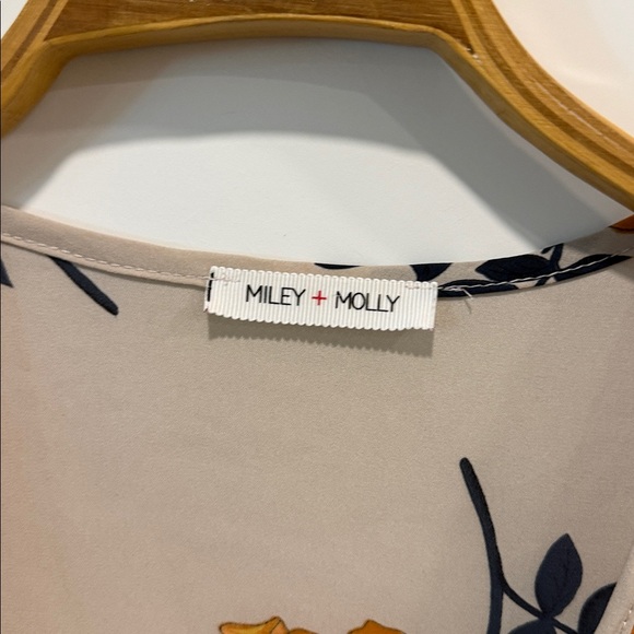 Miley & Molly Rose Beige and Orange Floral cardigan size medium - Picture 5 of 7